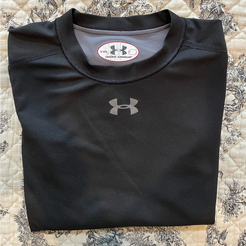 Under Armour Boys’ AllSeasonGear Long Sleeve, Size YXL.